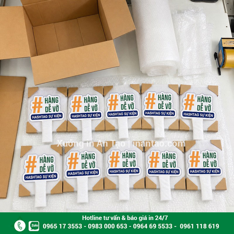 Đóng gói hashtag cầm tay để giao hàng an toàn Đóng gói hashtag cầm tay bằng lớp chống sốc và nẹp góc
